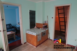 Dom z budynkami gospodarczymi Walewice, gm.Torzym